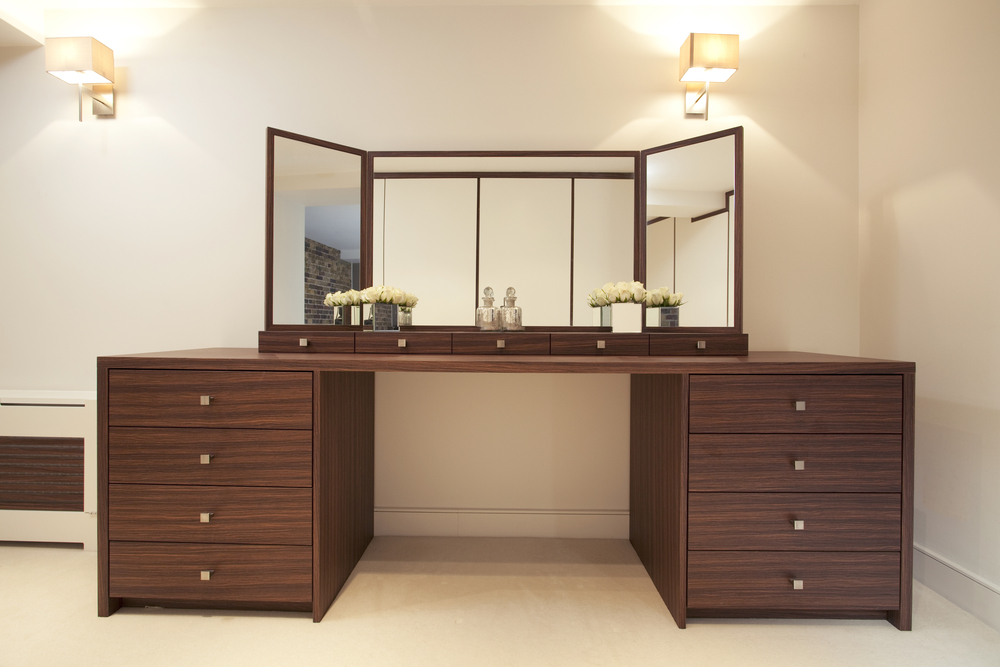 MerchantsCourt_Bedroom_Vanity.jpg